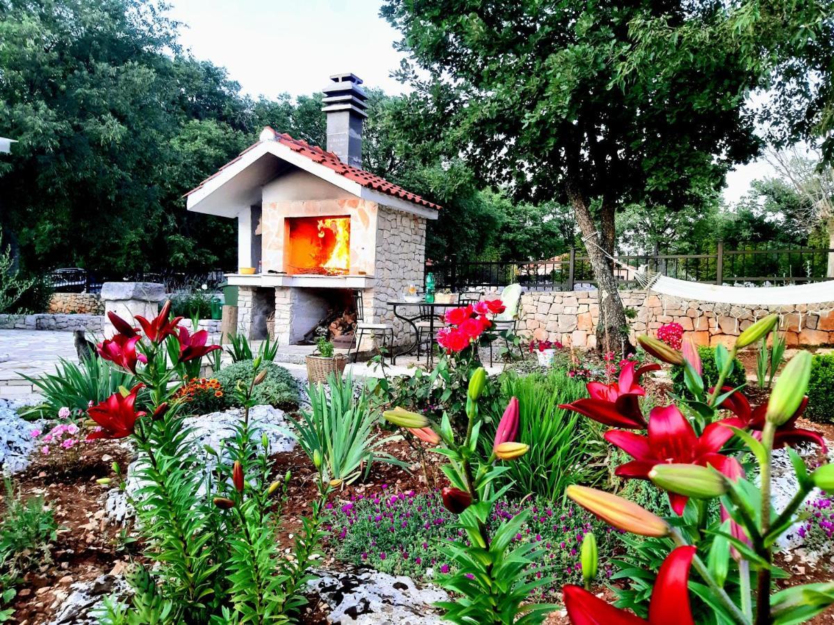 Relaxing Dalmatian House In Village Ljubitovica 外观 照片